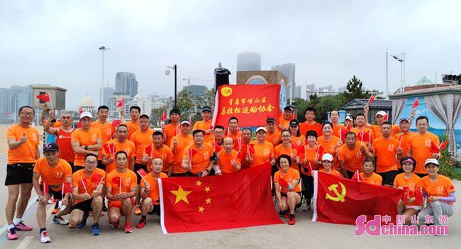 徐凤年的外公齐练华是用刀第一人，一直不认可徐骁，却守护着外孙